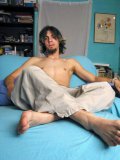 Sexy long-haired straight skater Brooklyn is here to show off his yummy toes!